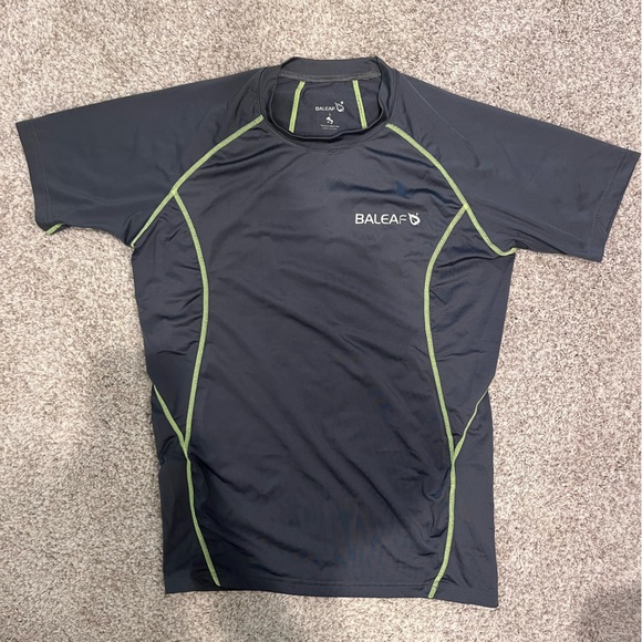 Baleaf Laureate Quick Dry Short Sleeve T Shirt- large grey w/ lime green detail - Picture 1 of 3